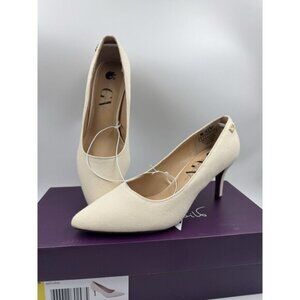 New Gloria Vanderbilt Women's Marilyn Pumps White Closed Toe Heels Sz 6 Shoes